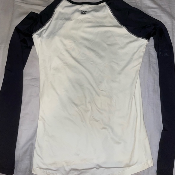 Billabong long sleeve swim shirt. Women’s size XS. - Picture 2 of 3